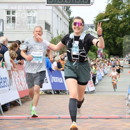 31.08.2025 - 21. Blankeneser Heldenlauf Strokosch-Dieckow http://msf.ph/oto/8699566 31.08.2025 12:43:03 Ziel 5513, 4096, 4110 meine-sportfotos.de