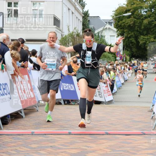 31.08.2025 - 21. Blankeneser Heldenlauf Strokosch-Dieckow http://msf.ph/oto/8699587 31.08.2025 12:43:02 Ziel 5245, 5513, 4096, 4110 meine-sportfotos.de