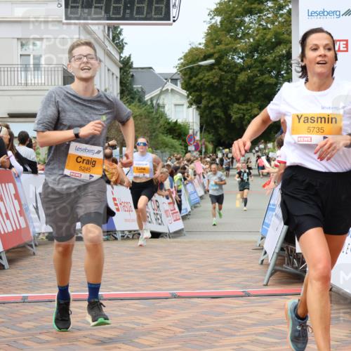 31.08.2025 - 21. Blankeneser Heldenlauf Strokosch-Dieckow http://msf.ph/oto/8699591 31.08.2025 12:42:54 Ziel 5245, 5513, 5317, 5735, 4154 meine-sportfotos.de