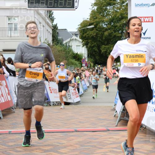31.08.2025 - 21. Blankeneser Heldenlauf Strokosch-Dieckow http://msf.ph/oto/8699594 31.08.2025 12:42:54 Ziel 5245, 5513, 5317, 5735, 4154 meine-sportfotos.de
