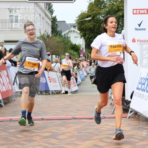 31.08.2025 - 21. Blankeneser Heldenlauf Strokosch-Dieckow http://msf.ph/oto/8699602 31.08.2025 12:42:54 Ziel 5245, 5513, 5317, 5735, 4154 meine-sportfotos.de
