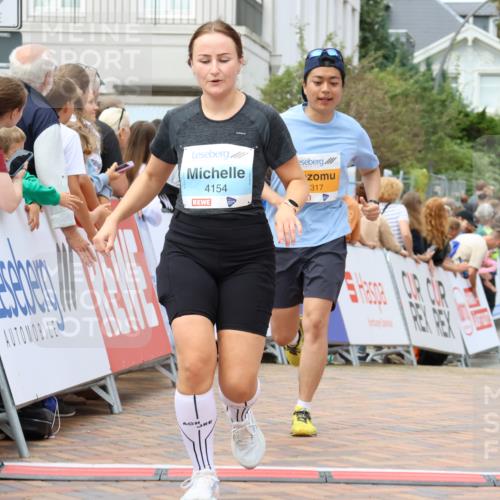 31.08.2025 - 21. Blankeneser Heldenlauf Strokosch-Dieckow http://msf.ph/oto/8699609 31.08.2025 12:42:48 Ziel 5317, 5067, 4154 meine-sportfotos.de