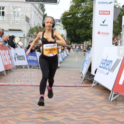 31.08.2025 - 21. Blankeneser Heldenlauf Strokosch-Dieckow http://msf.ph/oto/8699610 31.08.2025 12:55:50 Ziel 5353, 5600, 5548 meine-sportfotos.de
