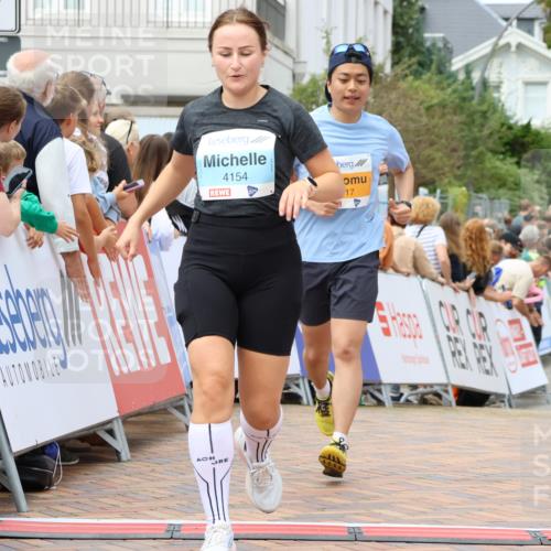 31.08.2025 - 21. Blankeneser Heldenlauf Strokosch-Dieckow http://msf.ph/oto/8699611 31.08.2025 12:42:48 Ziel 5317, 5067, 4154 meine-sportfotos.de