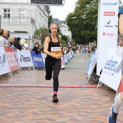 31.08.2025 - 21. Blankeneser Heldenlauf Strokosch-Dieckow http://msf.ph/oto/8699619 31.08.2025 12:55:50 Ziel 5353, 5600, 5548 meine-sportfotos.de