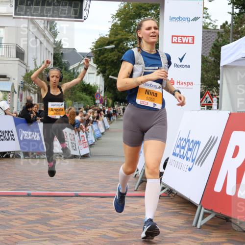 31.08.2025 - 21. Blankeneser Heldenlauf Strokosch-Dieckow http://msf.ph/oto/8699625 31.08.2025 12:55:49 Ziel 5353, 5600, 5548 meine-sportfotos.de