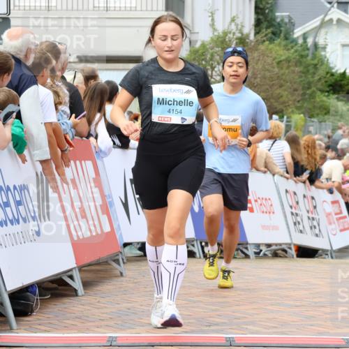 31.08.2025 - 21. Blankeneser Heldenlauf Strokosch-Dieckow http://msf.ph/oto/8699626 31.08.2025 12:42:48 Ziel 5317, 5067, 4154 meine-sportfotos.de
