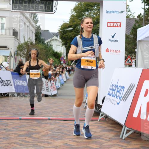 31.08.2025 - 21. Blankeneser Heldenlauf Strokosch-Dieckow http://msf.ph/oto/8699629 31.08.2025 12:55:49 Ziel 5353, 5600, 5548 meine-sportfotos.de