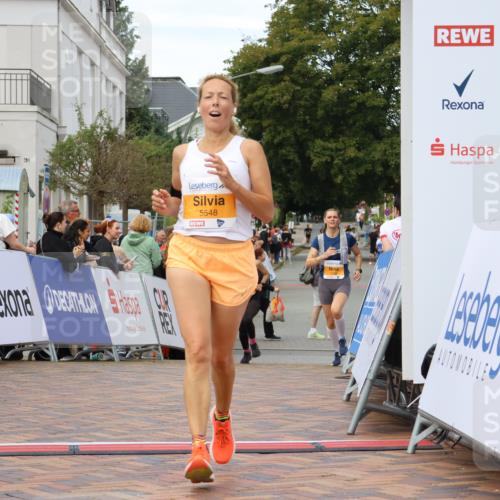 31.08.2025 - 21. Blankeneser Heldenlauf Strokosch-Dieckow http://msf.ph/oto/8699634 31.08.2025 12:55:45 Ziel 5353, 5600, 5548 meine-sportfotos.de