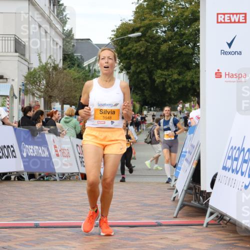 31.08.2025 - 21. Blankeneser Heldenlauf Strokosch-Dieckow http://msf.ph/oto/8699638 31.08.2025 12:55:45 Ziel 5353, 5600, 5548 meine-sportfotos.de