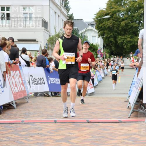 31.08.2025 - 21. Blankeneser Heldenlauf Strokosch-Dieckow http://msf.ph/oto/8699639 31.08.2025 12:42:38 Ziel 5032, 5067 meine-sportfotos.de