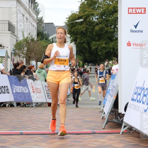 31.08.2025 - 21. Blankeneser Heldenlauf Strokosch-Dieckow http://msf.ph/oto/8699644 31.08.2025 12:55:45 Ziel 5353, 5600, 5548 meine-sportfotos.de