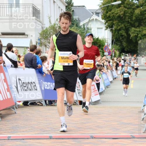 31.08.2025 - 21. Blankeneser Heldenlauf Strokosch-Dieckow http://msf.ph/oto/8699645 31.08.2025 12:42:38 Ziel 5032, 5067 meine-sportfotos.de