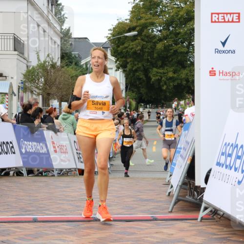 31.08.2025 - 21. Blankeneser Heldenlauf Strokosch-Dieckow http://msf.ph/oto/8699647 31.08.2025 12:55:45 Ziel 5353, 5600, 5548 meine-sportfotos.de
