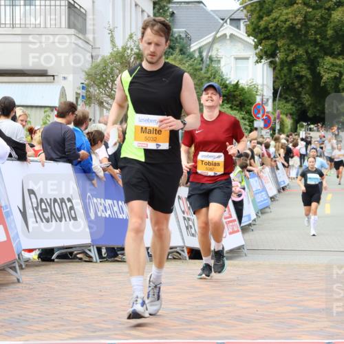 31.08.2025 - 21. Blankeneser Heldenlauf Strokosch-Dieckow http://msf.ph/oto/8699648 31.08.2025 12:42:38 Ziel 5032, 5067 meine-sportfotos.de