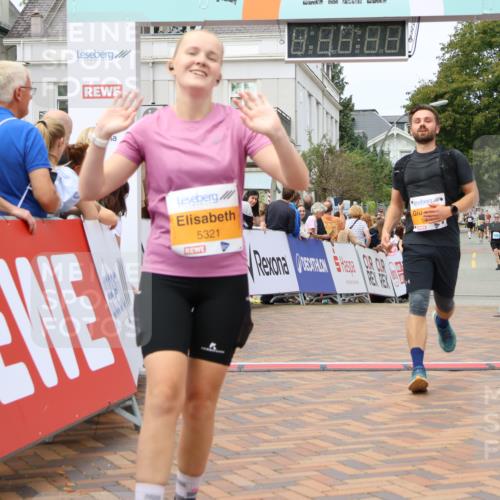31.08.2025 - 21. Blankeneser Heldenlauf Strokosch-Dieckow http://msf.ph/oto/8699659 31.08.2025 12:42:20 Ziel 5321, 5312, 5476 meine-sportfotos.de