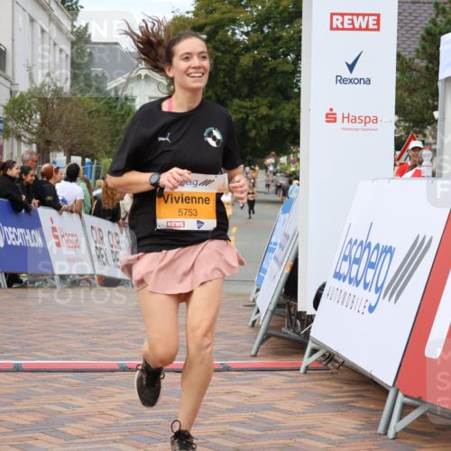 31.08.2025 - 21. Blankeneser Heldenlauf Strokosch-Dieckow http://msf.ph/oto/8699662 31.08.2025 12:55:32 Ziel 5047, 5048, 5753 meine-sportfotos.de