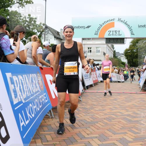 31.08.2025 - 21. Blankeneser Heldenlauf Strokosch-Dieckow http://msf.ph/oto/8699676 31.08.2025 12:42:16 Ziel 5131, 5321, 5194, 5312, 5476, 4148 meine-sportfotos.de
