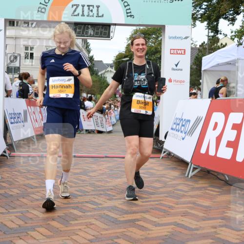 31.08.2025 - 21. Blankeneser Heldenlauf Strokosch-Dieckow http://msf.ph/oto/8699678 31.08.2025 12:55:26 Ziel 5047, 5048, 5599, 5604 meine-sportfotos.de