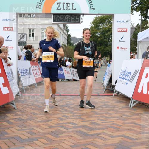 31.08.2025 - 21. Blankeneser Heldenlauf Strokosch-Dieckow http://msf.ph/oto/8699704 31.08.2025 12:55:25 Ziel 5047, 5048, 5599, 5604 meine-sportfotos.de
