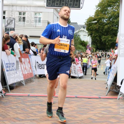 31.08.2025 - 21. Blankeneser Heldenlauf Strokosch-Dieckow http://msf.ph/oto/8699708 31.08.2025 12:42:09 Ziel 5131, 5755, 5451, 5194, 5312, 4148 meine-sportfotos.de
