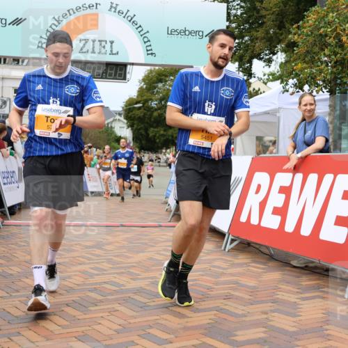 31.08.2025 - 21. Blankeneser Heldenlauf Strokosch-Dieckow http://msf.ph/oto/8699721 31.08.2025 12:42:06 Ziel 5131, 5076, 5755, 5451, 5194 meine-sportfotos.de