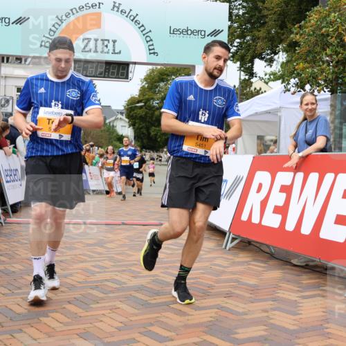 31.08.2025 - 21. Blankeneser Heldenlauf Strokosch-Dieckow http://msf.ph/oto/8699723 31.08.2025 12:42:06 Ziel 5131, 5076, 5755, 5451, 5194 meine-sportfotos.de