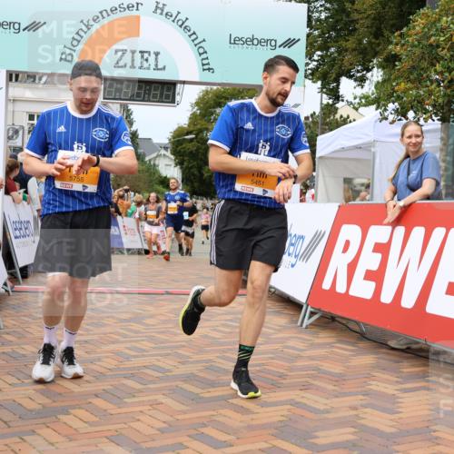 31.08.2025 - 21. Blankeneser Heldenlauf Strokosch-Dieckow http://msf.ph/oto/8699724 31.08.2025 12:42:06 Ziel 5131, 5076, 5755, 5451, 5194 meine-sportfotos.de