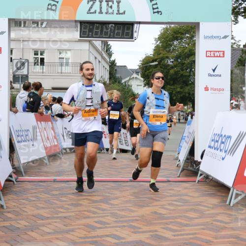 31.08.2025 - 21. Blankeneser Heldenlauf Strokosch-Dieckow http://msf.ph/oto/8699725 31.08.2025 12:55:22 Ziel 5047, 5048, 5793, 5599, 5604 meine-sportfotos.de