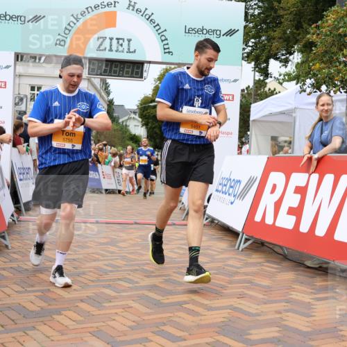 31.08.2025 - 21. Blankeneser Heldenlauf Strokosch-Dieckow http://msf.ph/oto/8699728 31.08.2025 12:42:06 Ziel 5131, 5076, 5755, 5451, 5194 meine-sportfotos.de
