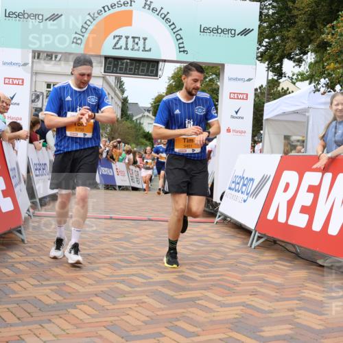 31.08.2025 - 21. Blankeneser Heldenlauf Strokosch-Dieckow http://msf.ph/oto/8699734 31.08.2025 12:42:06 Ziel 5131, 5076, 5755, 5451, 5194 meine-sportfotos.de