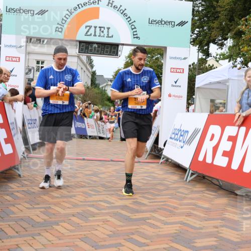 31.08.2025 - 21. Blankeneser Heldenlauf Strokosch-Dieckow http://msf.ph/oto/8699736 31.08.2025 12:42:06 Ziel 5131, 5076, 5755, 5451, 5194 meine-sportfotos.de