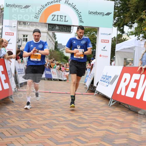 31.08.2025 - 21. Blankeneser Heldenlauf Strokosch-Dieckow http://msf.ph/oto/8699740 31.08.2025 12:42:06 Ziel 5131, 5076, 5755, 5451, 5194 meine-sportfotos.de