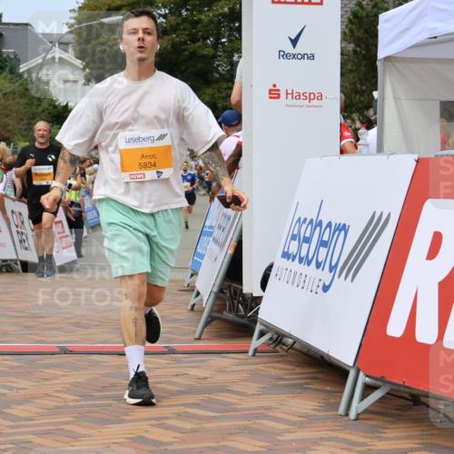 31.08.2025 - 21. Blankeneser Heldenlauf Strokosch-Dieckow http://msf.ph/oto/8699750 31.08.2025 12:41:57 Ziel 5834, 5407, 5076, 5374 meine-sportfotos.de