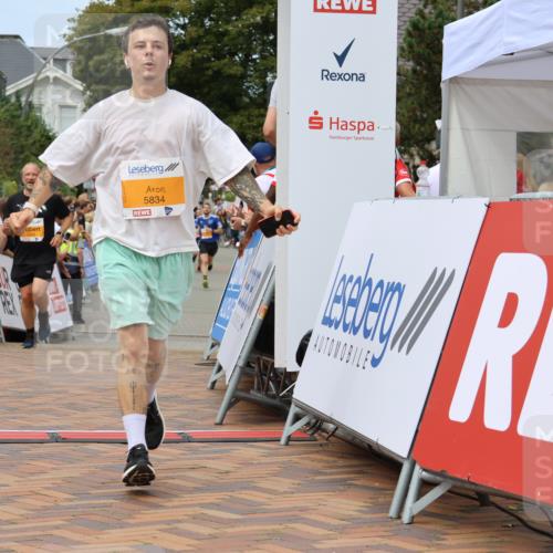 31.08.2025 - 21. Blankeneser Heldenlauf Strokosch-Dieckow http://msf.ph/oto/8699752 31.08.2025 12:41:57 Ziel 5834, 5407, 5076, 5374 meine-sportfotos.de