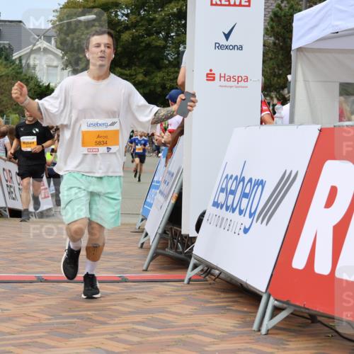 31.08.2025 - 21. Blankeneser Heldenlauf Strokosch-Dieckow http://msf.ph/oto/8699755 31.08.2025 12:41:56 Ziel 5834, 5407, 5114, 5076, 5374 meine-sportfotos.de