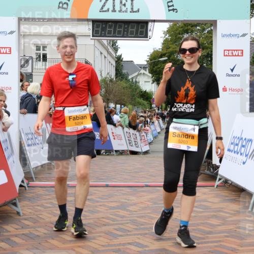 31.08.2025 - 21. Blankeneser Heldenlauf Strokosch-Dieckow http://msf.ph/oto/8699765 31.08.2025 12:54:59 Ziel 5203, 5204, 5534 meine-sportfotos.de