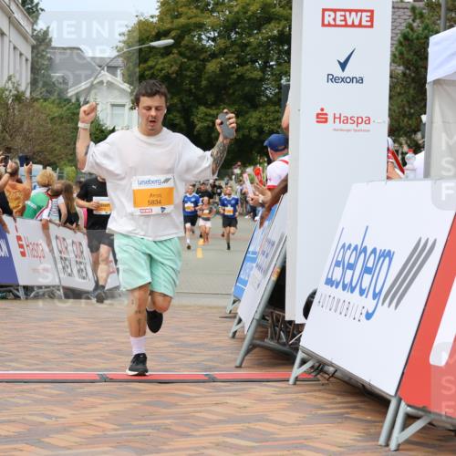 31.08.2025 - 21. Blankeneser Heldenlauf Strokosch-Dieckow http://msf.ph/oto/8699766 31.08.2025 12:41:56 Ziel 5834, 5407, 5114, 5076, 5374 meine-sportfotos.de