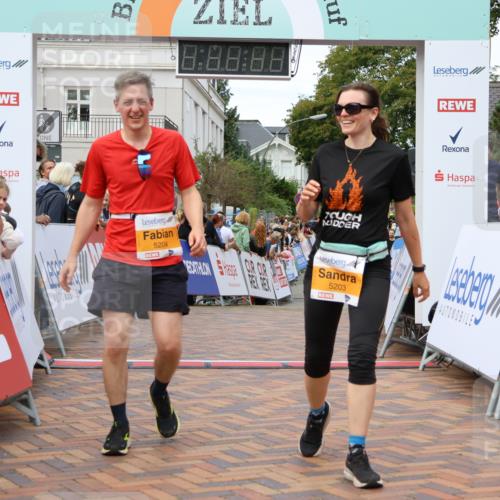 31.08.2025 - 21. Blankeneser Heldenlauf Strokosch-Dieckow http://msf.ph/oto/8699769 31.08.2025 12:54:59 Ziel 5203, 5204, 5534 meine-sportfotos.de
