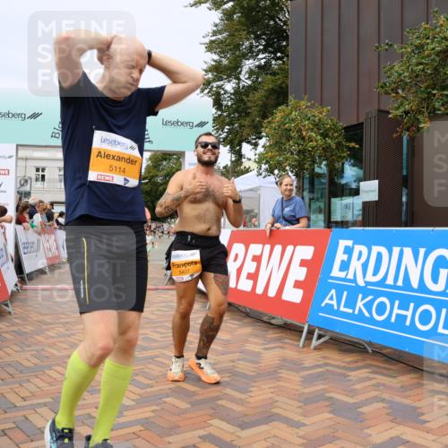 31.08.2025 - 21. Blankeneser Heldenlauf Strokosch-Dieckow http://msf.ph/oto/8699777 31.08.2025 12:41:51 Ziel 5807, 5806, 5407, 5114, 5374, 5565 meine-sportfotos.de