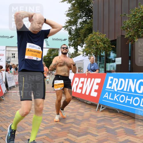 31.08.2025 - 21. Blankeneser Heldenlauf Strokosch-Dieckow http://msf.ph/oto/8699778 31.08.2025 12:41:51 Ziel 5807, 5806, 5407, 5114, 5374, 5565 meine-sportfotos.de