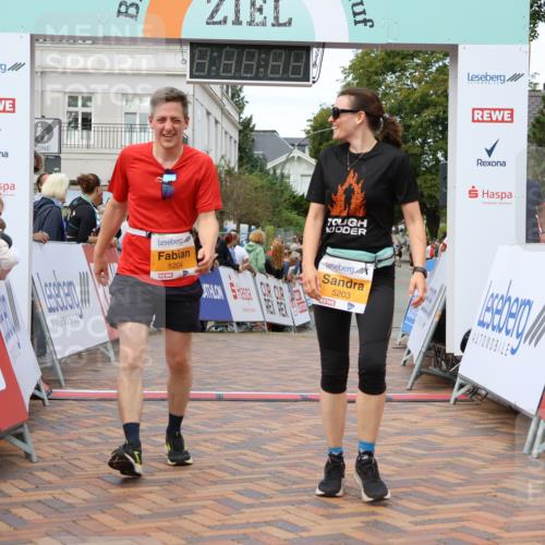 31.08.2025 - 21. Blankeneser Heldenlauf Strokosch-Dieckow http://msf.ph/oto/8699779 31.08.2025 12:54:58 Ziel 5203, 5204, 5534 meine-sportfotos.de