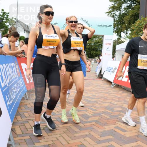 31.08.2025 - 21. Blankeneser Heldenlauf Strokosch-Dieckow http://msf.ph/oto/8699791 31.08.2025 12:41:47 Ziel 5395, 5807, 5806, 5407, 5339, 5114, 5565, 4410 meine-sportfotos.de