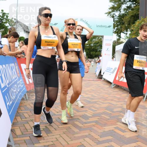 31.08.2025 - 21. Blankeneser Heldenlauf Strokosch-Dieckow http://msf.ph/oto/8699792 31.08.2025 12:41:47 Ziel 5395, 5807, 5806, 5407, 5339, 5114, 5565, 4410 meine-sportfotos.de