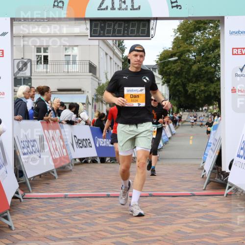 31.08.2025 - 21. Blankeneser Heldenlauf Strokosch-Dieckow http://msf.ph/oto/8699799 31.08.2025 12:54:55 Ziel 5342, 5203, 5204, 5534 meine-sportfotos.de