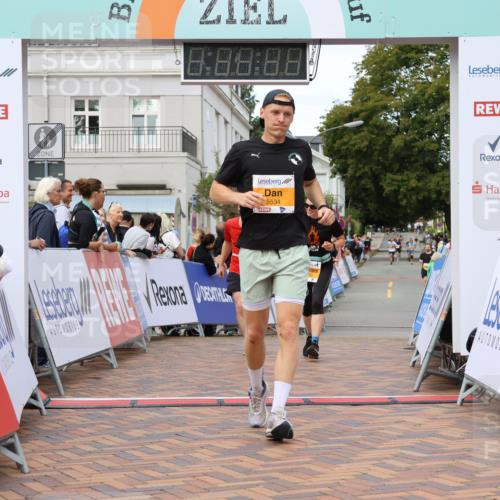 31.08.2025 - 21. Blankeneser Heldenlauf Strokosch-Dieckow http://msf.ph/oto/8699801 31.08.2025 12:54:55 Ziel 5342, 5203, 5204, 5534 meine-sportfotos.de
