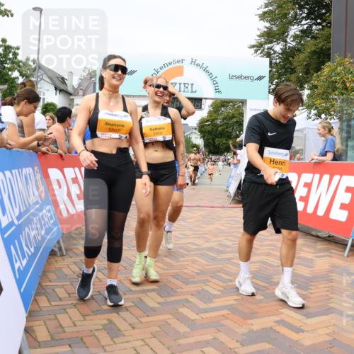 31.08.2025 - 21. Blankeneser Heldenlauf Strokosch-Dieckow http://msf.ph/oto/8699805 31.08.2025 12:41:47 Ziel 5395, 5807, 5806, 5407, 5339, 5114, 5565, 4410 meine-sportfotos.de
