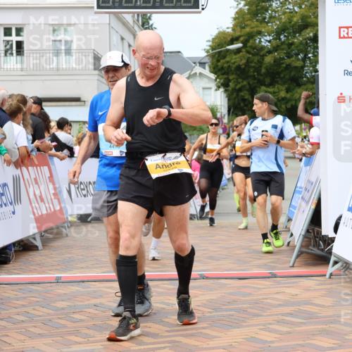 31.08.2025 - 21. Blankeneser Heldenlauf Strokosch-Dieckow http://msf.ph/oto/8699808 31.08.2025 12:41:42 Ziel 5512, 5395, 5807, 5806, 5339, 5565, 4410, 4238 meine-sportfotos.de