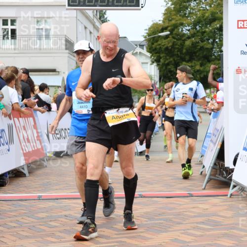 31.08.2025 - 21. Blankeneser Heldenlauf Strokosch-Dieckow http://msf.ph/oto/8699810 31.08.2025 12:41:41 Ziel 5434, 5512, 5395, 5807, 5806, 5339, 5565, 4410, 4238 meine-sportfotos.de