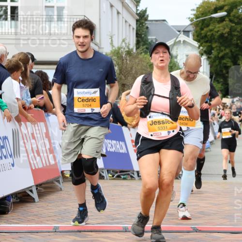 31.08.2025 - 21. Blankeneser Heldenlauf Strokosch-Dieckow http://msf.ph/oto/8699812 31.08.2025 12:41:32 Ziel 5434, 5704, 5810, 5331, 5829, 4238 meine-sportfotos.de